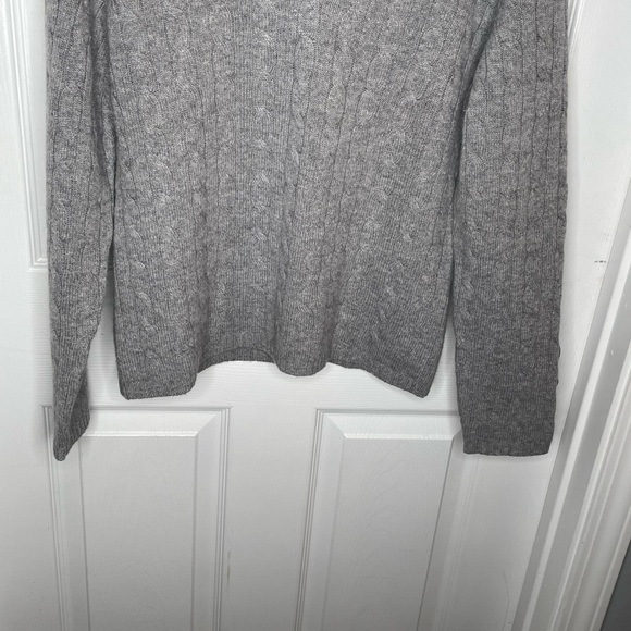 Lord & Taylor 100% Cashmere Cable Knit Sweater Comfy Cozy Quiet Luxury in Gray L - Picture 4 of 9